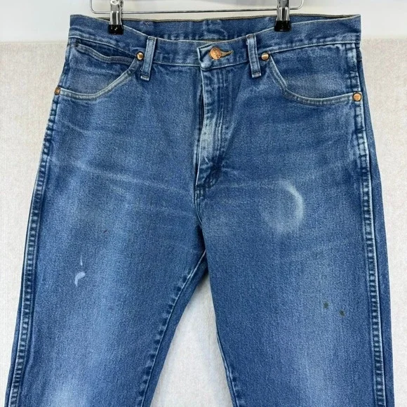 Vtg Wrangler Mens Blue Denim Jeans 34 x 34 Straight Leg Classic Fit Button Fly - Picture 3 of 8